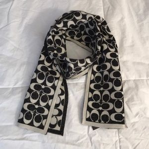 Coach scarf - navy blue and cream
